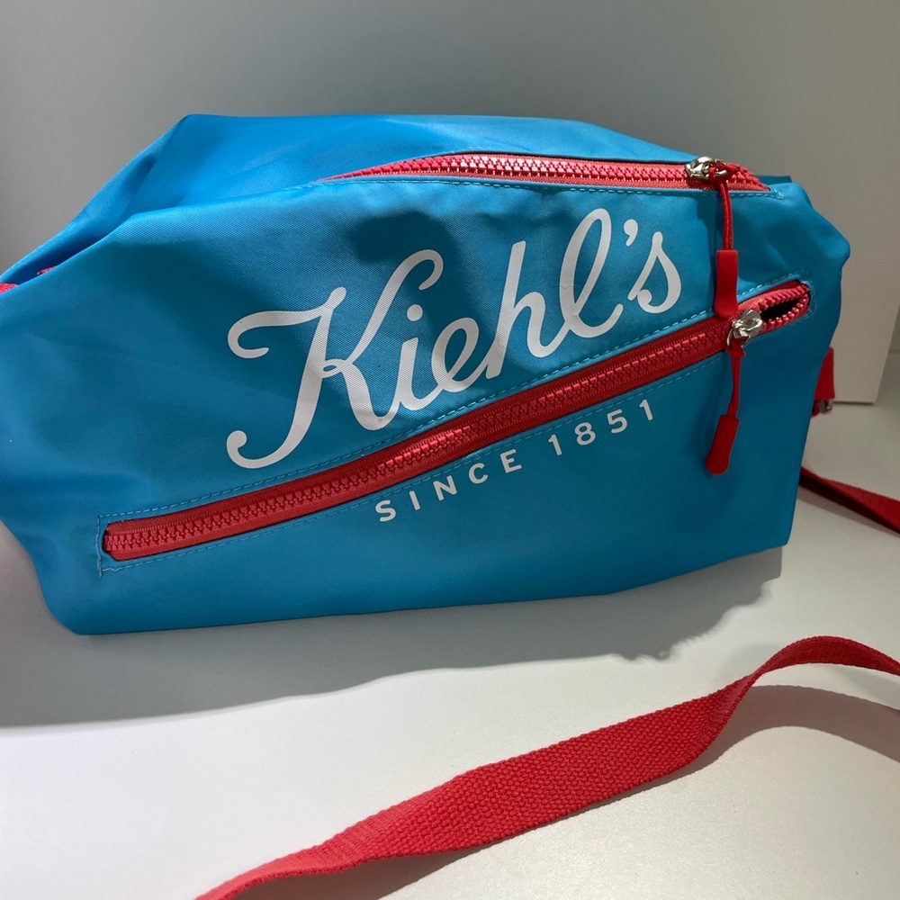 Kiehl’s gift nylon sports bag